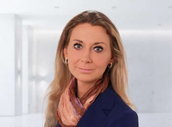 Dr. Isabell Ofer