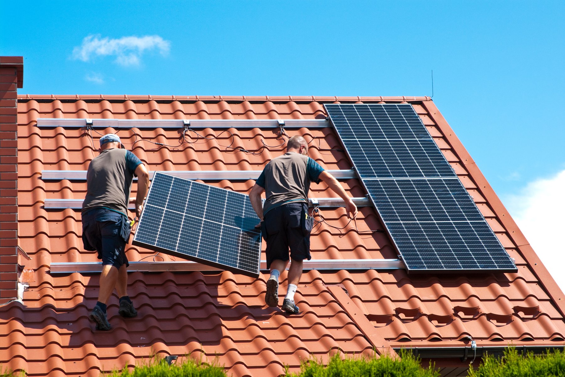 Solar und Photovoltaik - eigener Dachdeckermeister