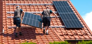 Solar und Photovoltaik - eigener Dachdeckermeister