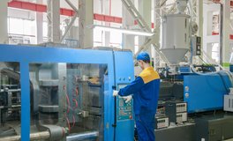 Produzent von technischen Kunststoffprodukten mit eigenem Formenbau