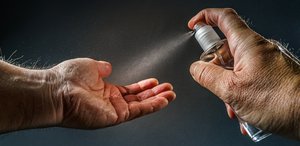 Markenproduzent von Gleitmitteln für erotische Pflege und Anwendung