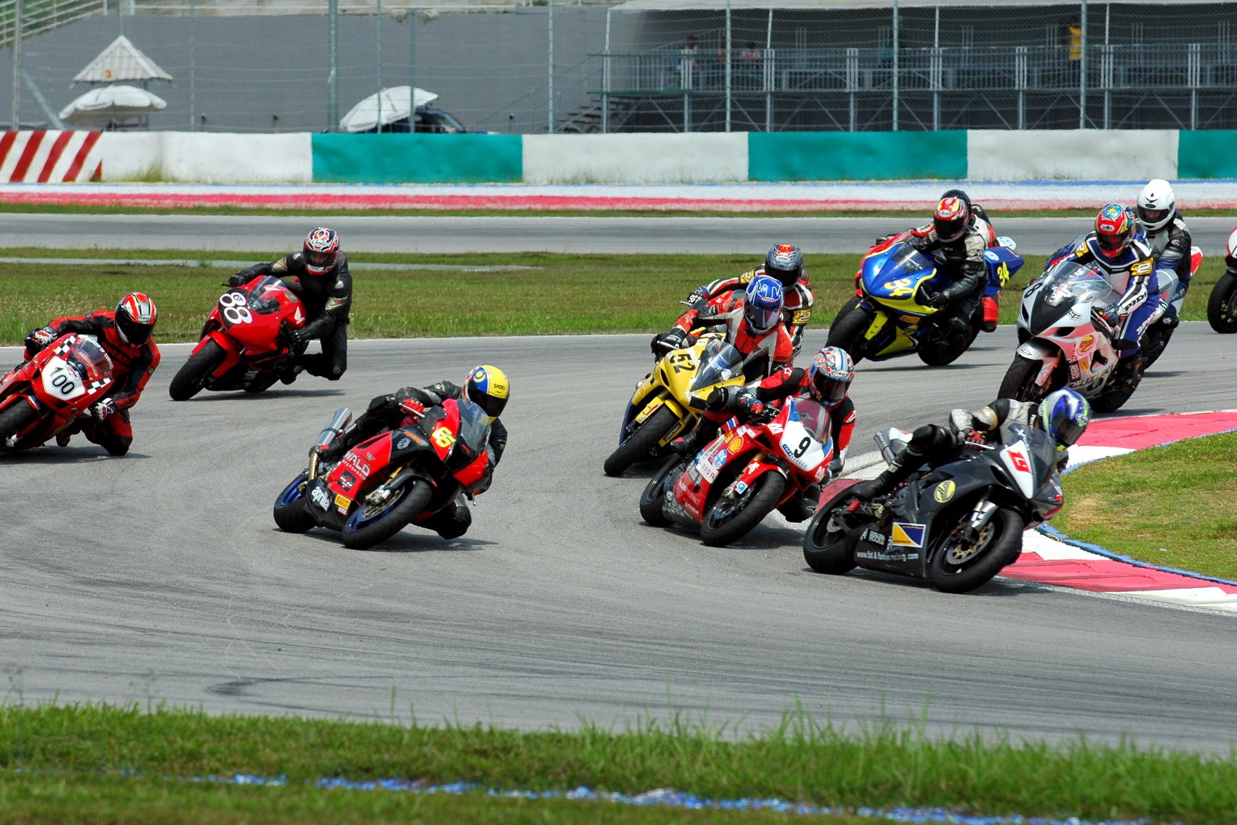 Onlinehandel für Motorrad-Rennsport Artikel